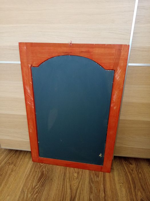 Огледало и етажерка  от масивно дърво