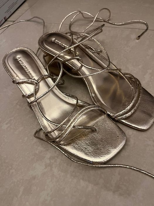 Sandale aurii, masura 37, Stradivarius