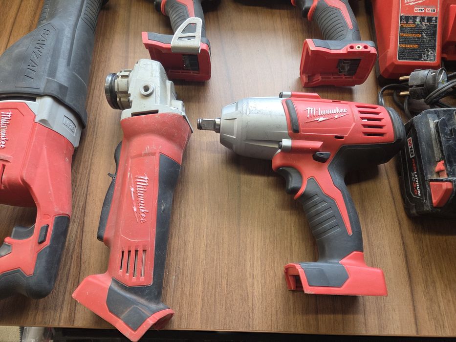 Set scule milwaukee 18 V
