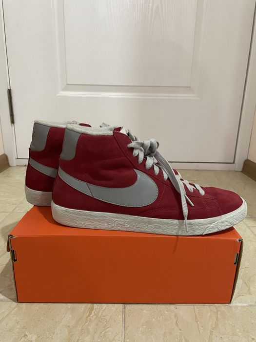 Кроссовки Nike красного цвета 45-го размера