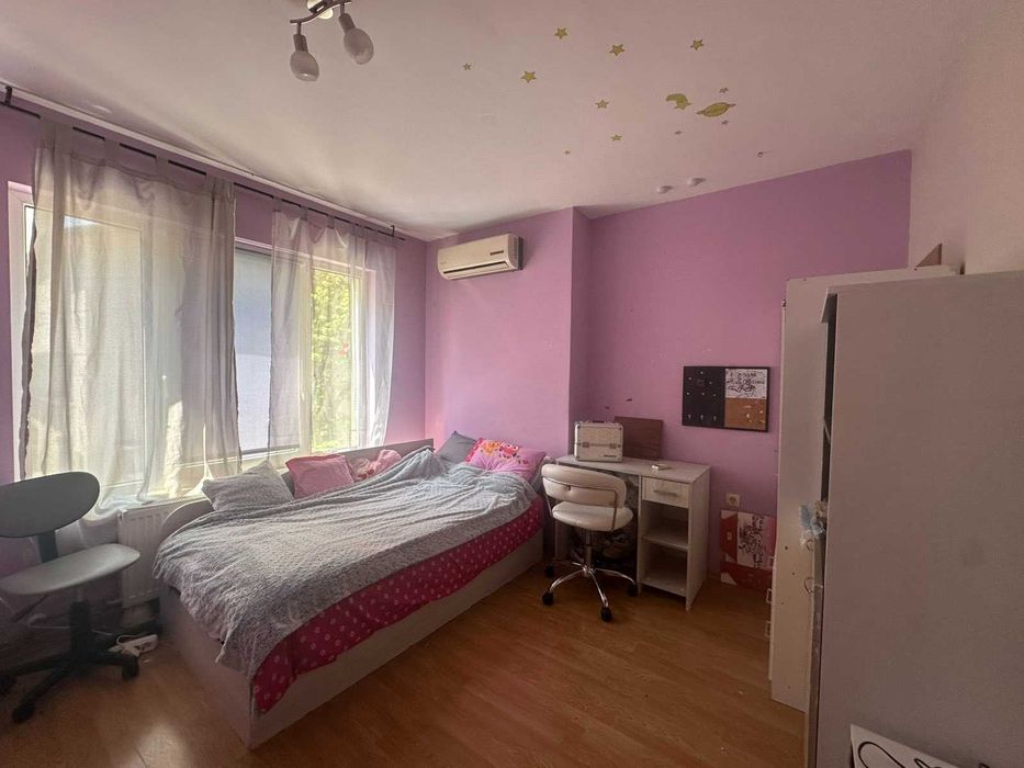 Апрартамент с три спални, 2 санитарни възела  и гараж