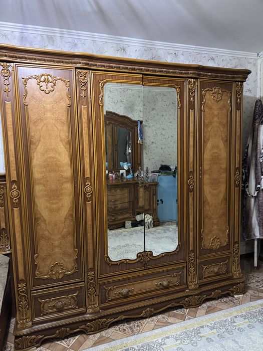 Спальный гарнитур