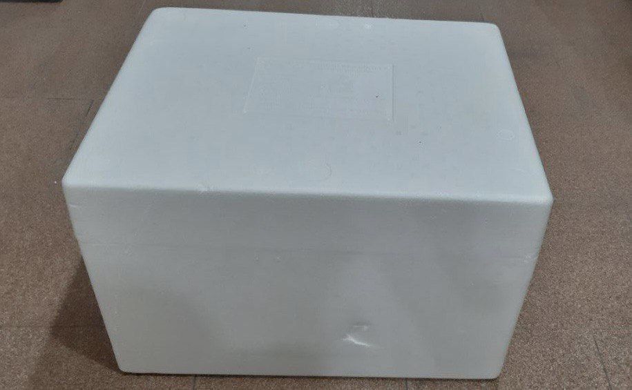 Термоконтейнеры, хладокоробки различных размеров.