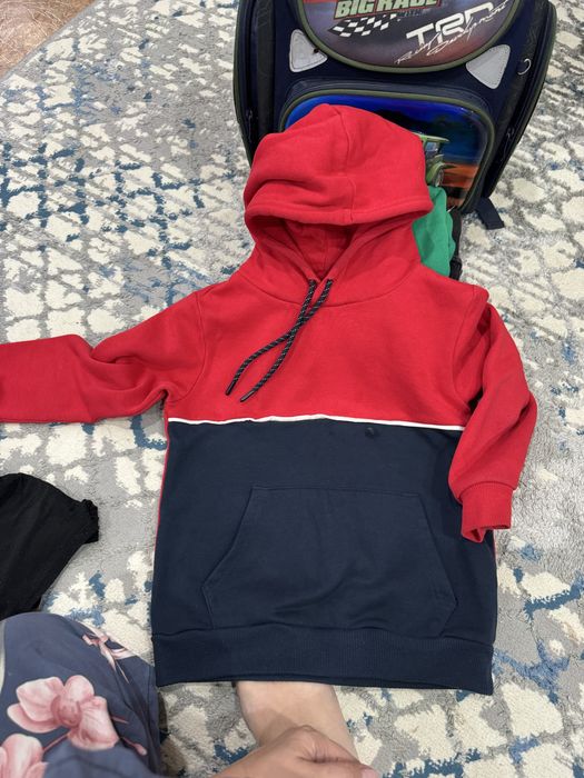 Отдам вещи на мальчика даром