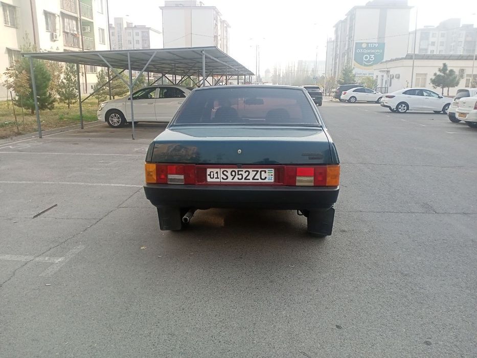 Sotiladi srochniy Lada 2000 yil xolati Yaxshi !