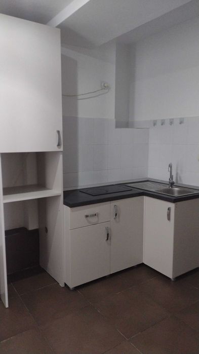 inchiriez garsoniera cu terasa IN CENTRU ,langa CASA MODEI