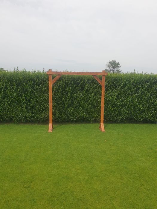 Stalpi florali  si arcada evenimente