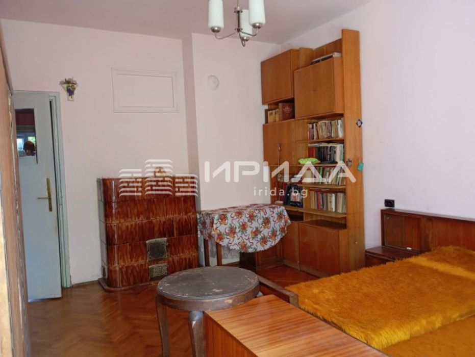 Тристаен апартамент в Идеален Център!