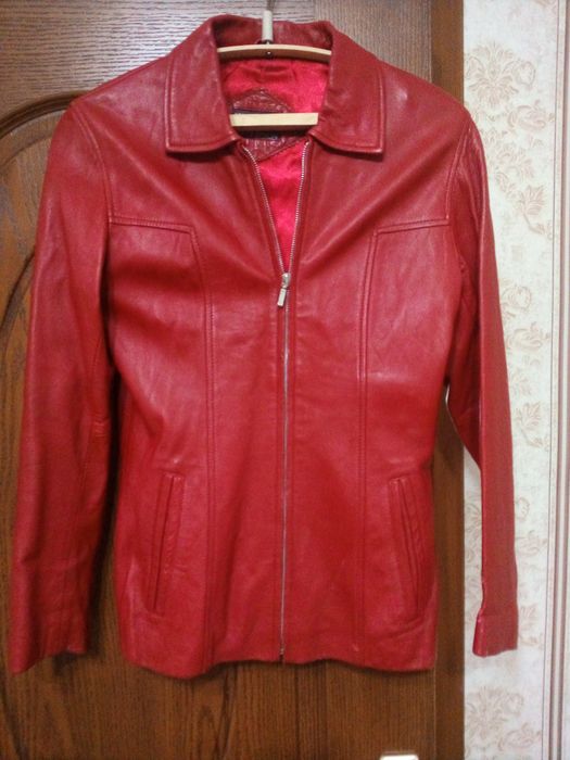 Продам кожаные куртки.