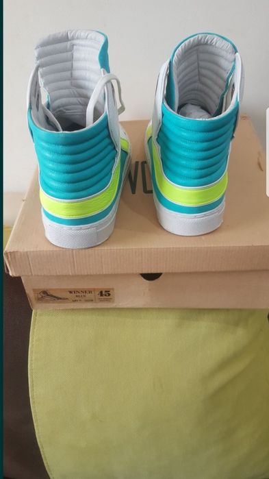 Оргинални кецове Voin