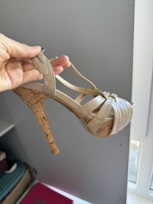 Обувь по 4500 тенге новая