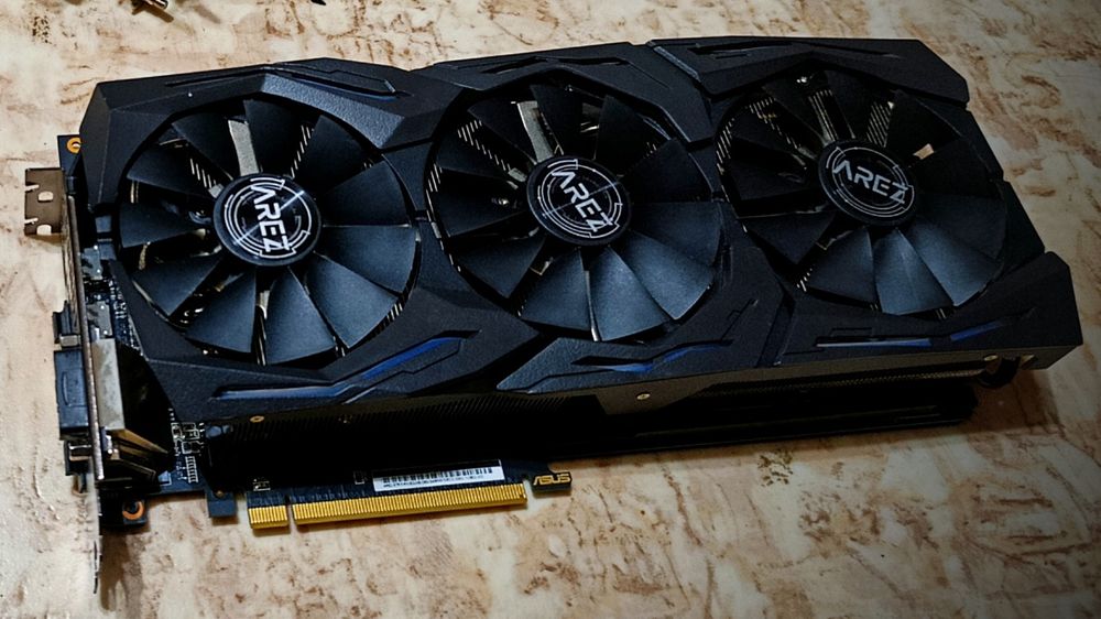 Продам видеокарту ASUS ROG Strix RX Vega 56