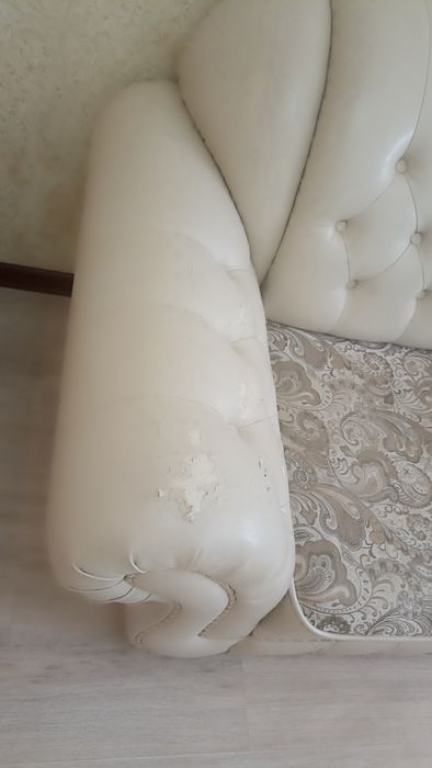 Продам Диваны кожаные