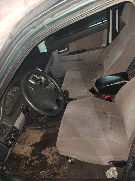 Приора на разборе запчасти