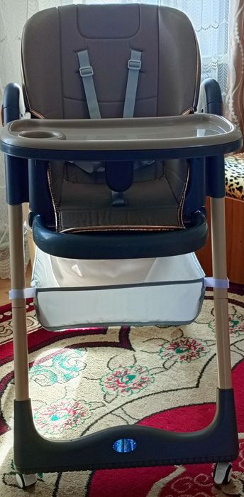 Детский стульчик для кормления
