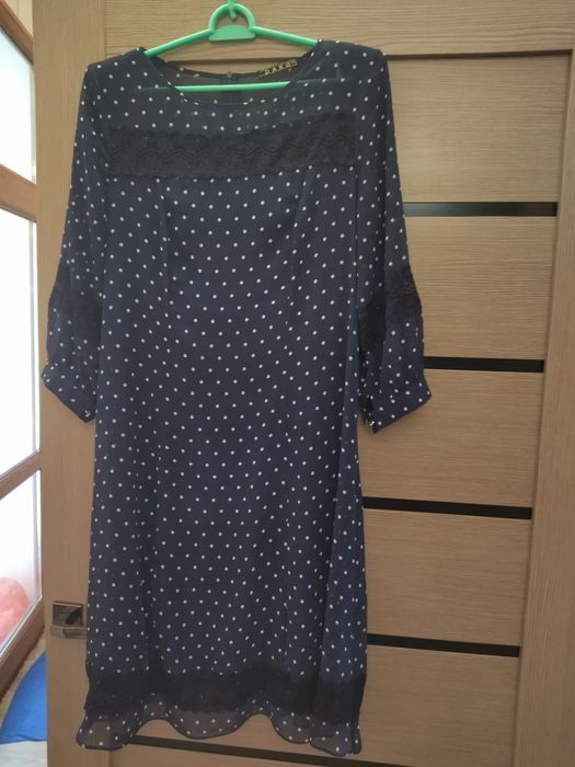 Продаю шикарные платья 48-50 размер