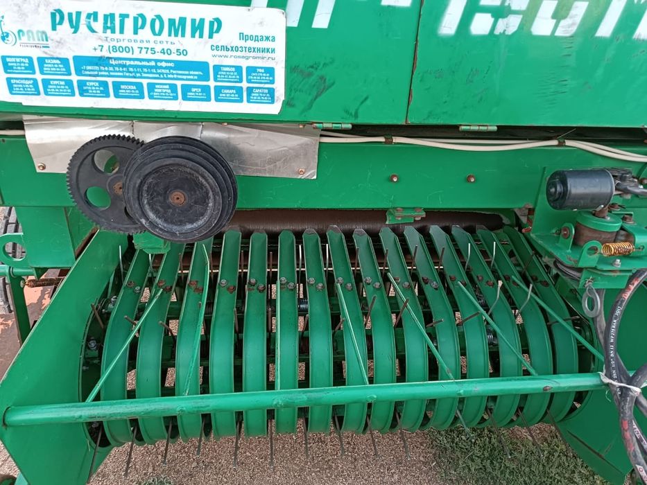 Пресс-подборщик рулонный