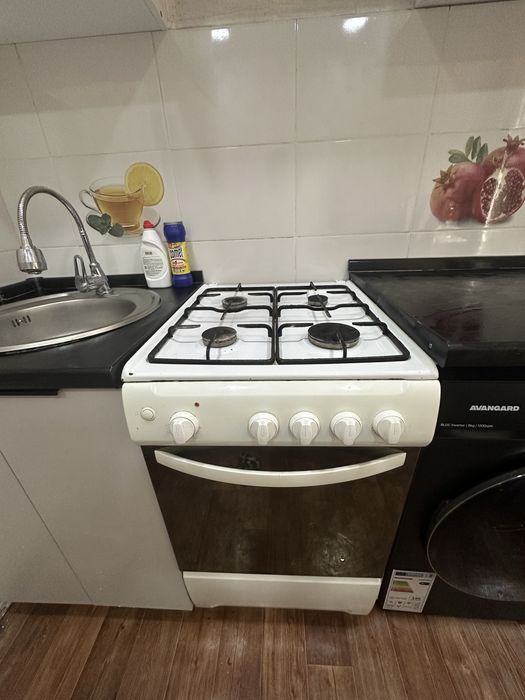 Продам газовую плиту
