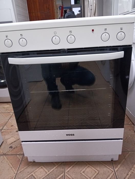 Като нова свободно стояща печка с керамичен плот Voss  2годиниГаранция