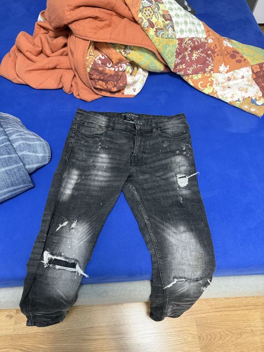 blugi negrii supply and demand