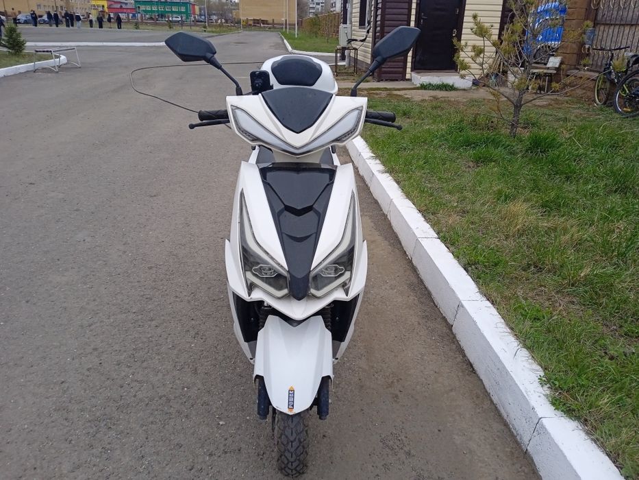 Скутер М8 2023 года