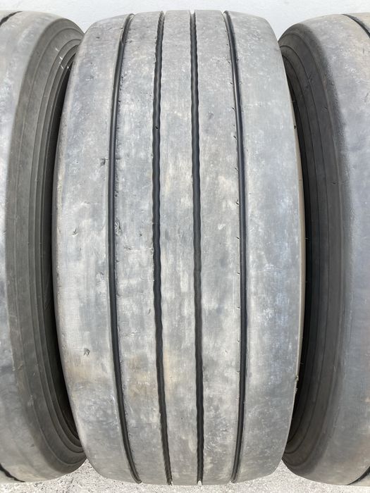 Гуми за камион 385-65-22.5