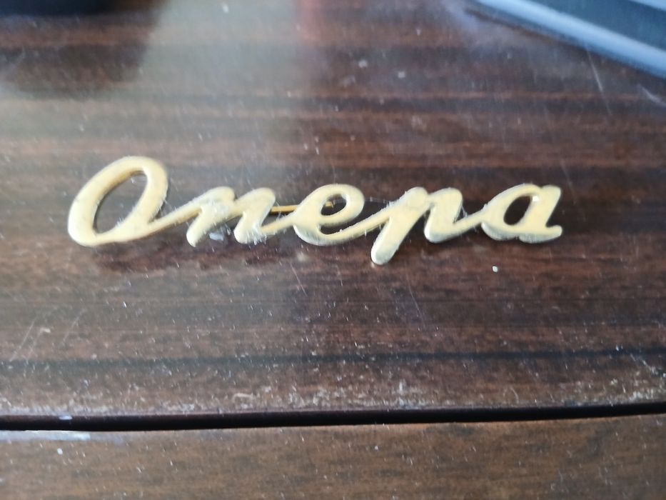 Телевизор Опера . Надпис оригинален .