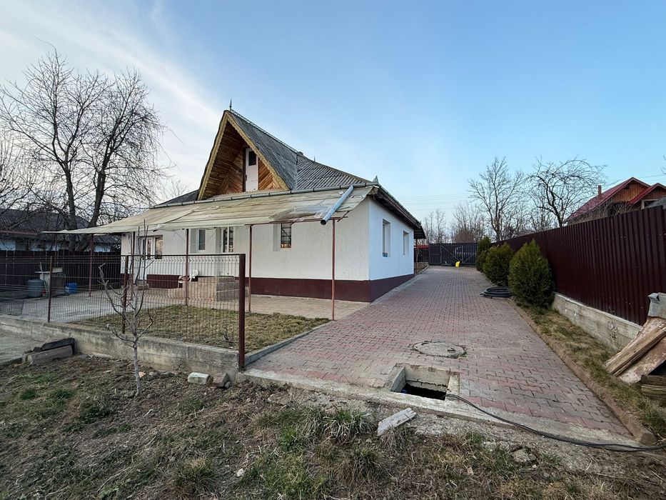 Casa de vanzare in sat Hartoape, Vanatori.