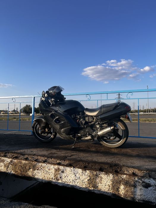 Продам Honda cbr 750,