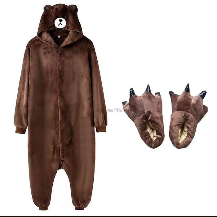 Îndrăgitele mascote acum și îmbrăcăminte pentru copii