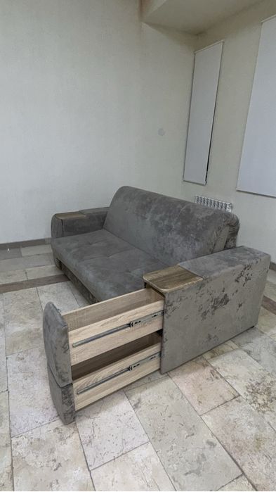 Б/у диван в хорошем состоянии