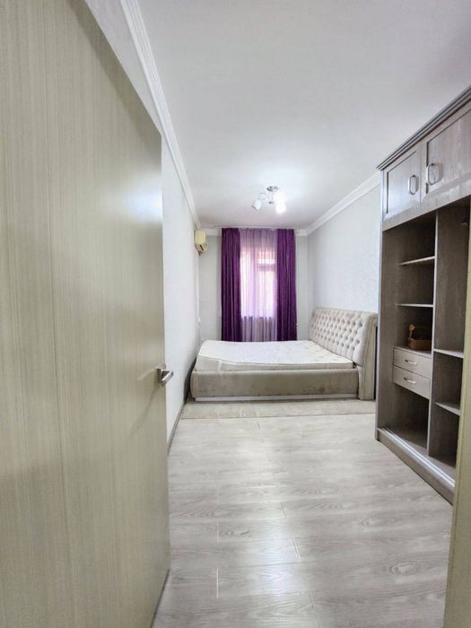 Чиланзар 8. Продажа 2 х комнатная квартира. Срочно