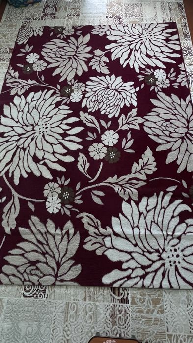 Продам ковер в хорошем состоянии.