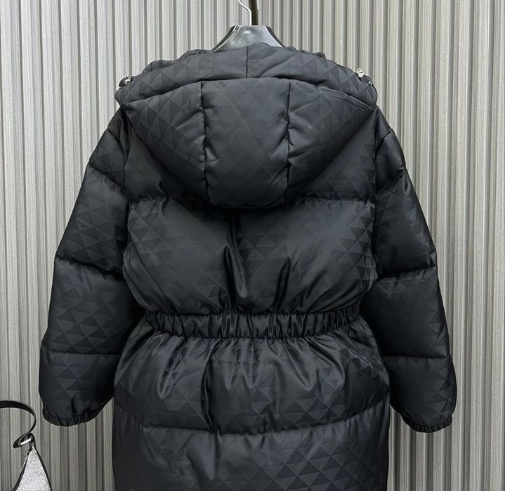 Женская куртка от Прада