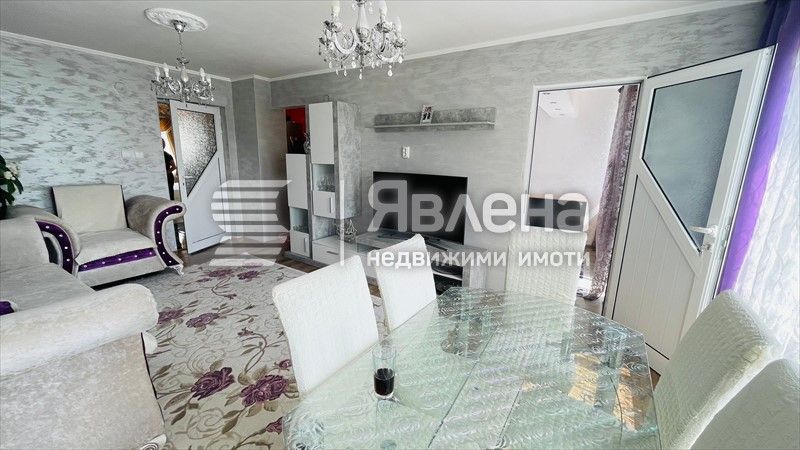 Продава се Тристаен апартамент в Варна, Колхозен пазар - 68 кв.м за 1618 €/кв.м - Снимка #2