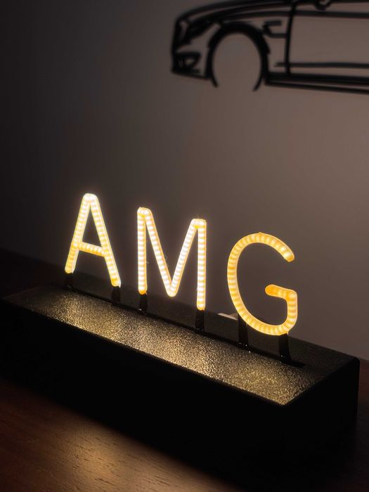 LED лампа „AMG“ с тъч бутон и Type-C захранване – стилен авто подарък