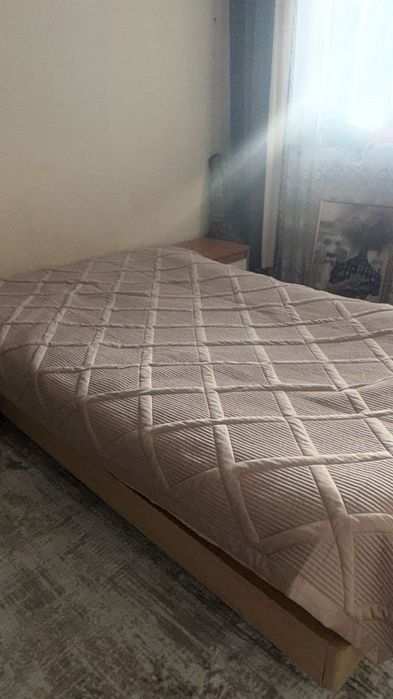 Кровать с матрасом