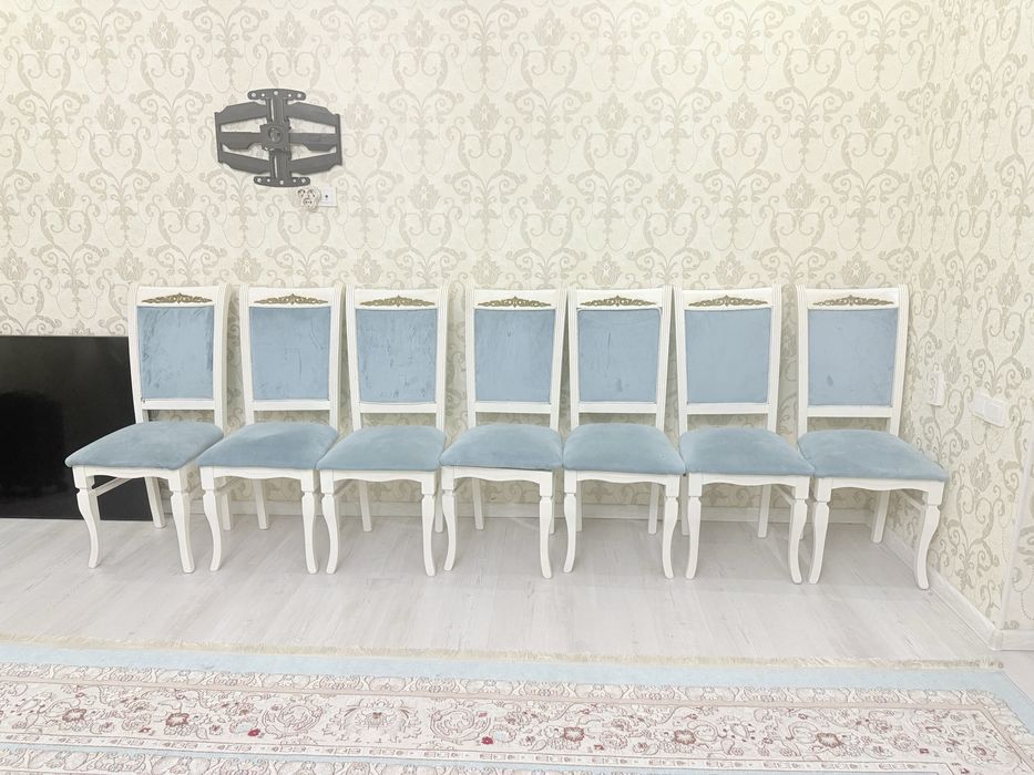 продам стол со стулями
