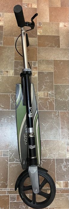 Trotineta pentru adolescenți sau copii