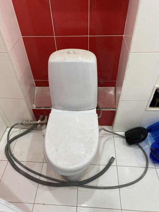 Продам 3 унитаза