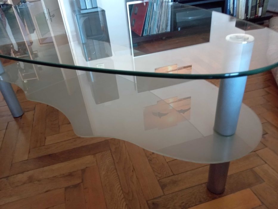Холна стъклена маса