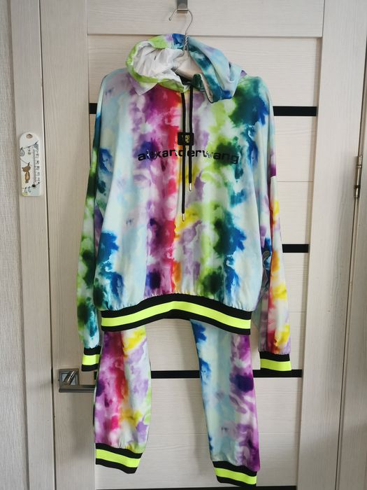 Продам яркий костюм