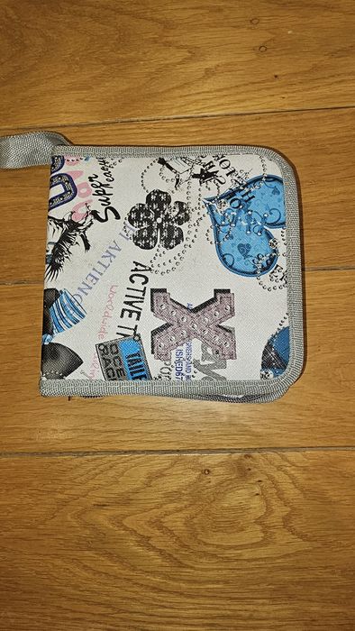 20 диска с Италианска музика заедно с калъф за тях.