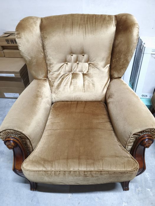 Две Кресла, фотьойл в златисто и табуретка