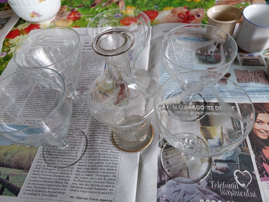 Set ceramica,setsticla plus pahare si 2 ceainice 2 zaharnite si o supiera