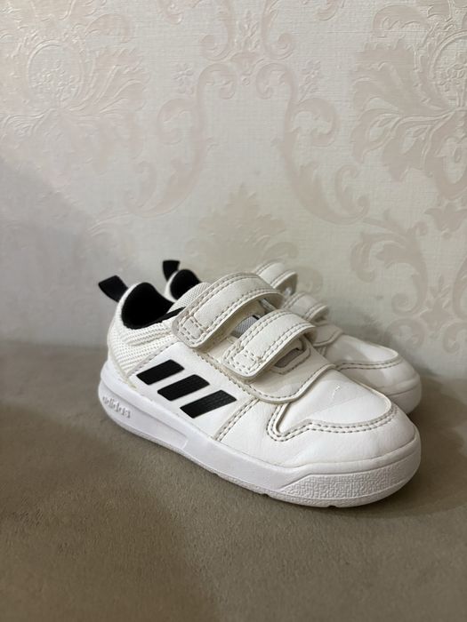 Продам кросы Adidas
