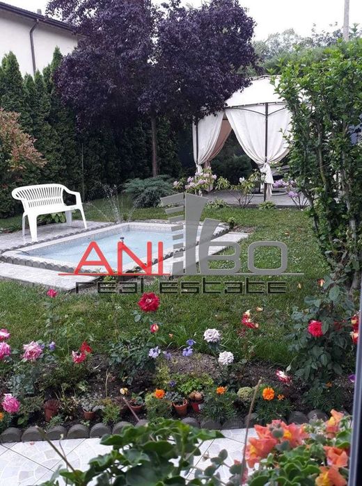 Къща в Варна, област-с.Осеново площ 234 цена 315000