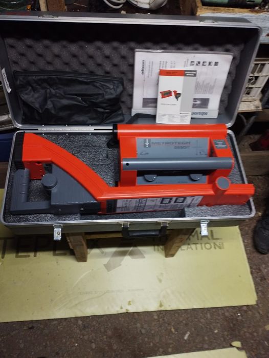 Metrotech FM 9800 XT.