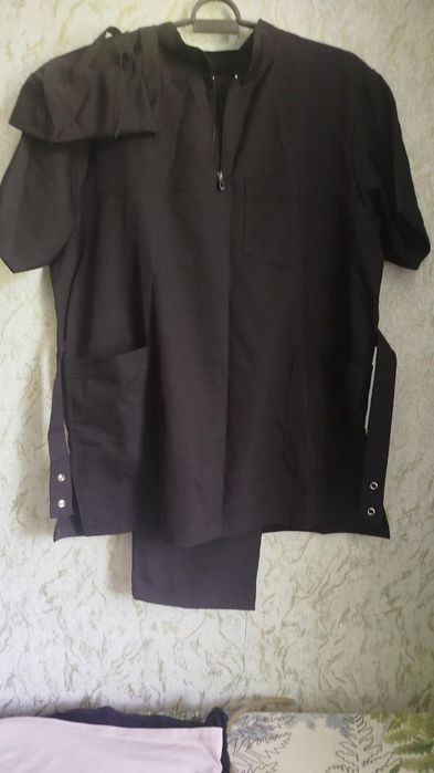 Продам медицинский костюм