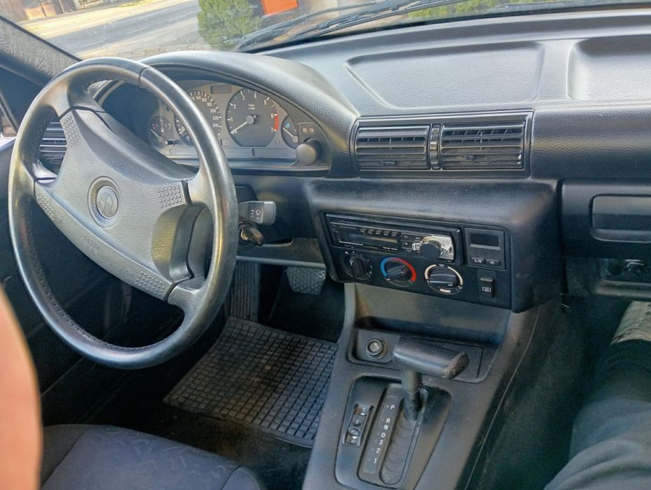 Vând BMW E36 compact coupe 1,6  injecție